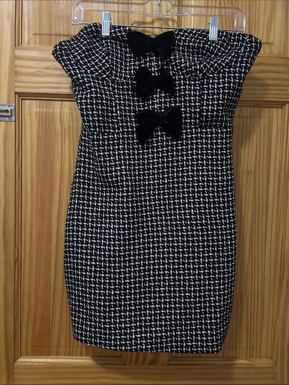 Storia Black and White Houndstooth Bow-Accent Mini Dress
